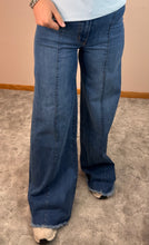 Load image into Gallery viewer, Mediun Wash Front Seam Wide Leg O2 Jeans - No Pockets