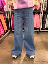 Load image into Gallery viewer, Medium Wash Vintage Wide Leg Jeans RESTOCK