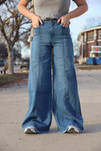 Load image into Gallery viewer, Medium Wash Vintage Wide Leg Jeans RESTOCK