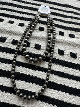 Load image into Gallery viewer, 24&#39;&#39; 2-Strand Polished Navajo Pearl Necklace
