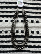 Load image into Gallery viewer, 24&#39;&#39; 3-Strand Navajo Pearl Necklace
