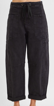 Load image into Gallery viewer, High Rise Black Cargo Risen Barrel Jeans