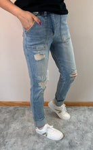 Load image into Gallery viewer, Patch Pocket Distressed Boyfriend Jeans
