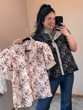 Load image into Gallery viewer, Floral Striped Contrast Top **2 COLORS** - PLUS
