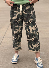 Load image into Gallery viewer, Camo Drawstring Barrel Risen Jeans
