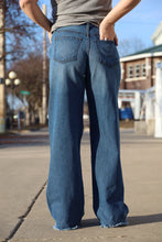 Load image into Gallery viewer, Medium Wash Wide Leg Jeans

