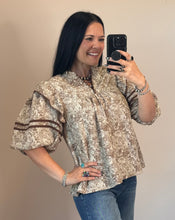 Load image into Gallery viewer, Printed Balloon Sleeve Top **2 COLORS**
