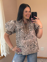 Load image into Gallery viewer, Mocha Leopard Collared Top
