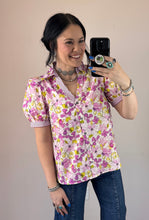 Load image into Gallery viewer, Orchid Floral Button Up Top
