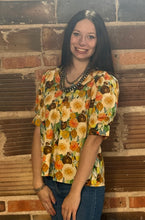 Load image into Gallery viewer, Floral Top **2 COLORS** - PLUS

