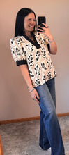 Load image into Gallery viewer, Floral Puff Sleeve Top **2 COLORS** - PLUS
