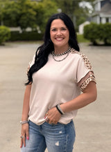 Load image into Gallery viewer, Leopard Sleeve Urban Ribbed Top
