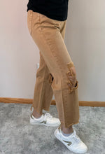 Load image into Gallery viewer, Mustard 90’s Vintage Cropped Flare Vervet Jeans
