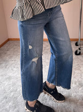 Load image into Gallery viewer, Wide Leg Cropped Petra Jeans
