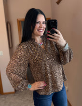 Load image into Gallery viewer, Leopard Shirring Top
