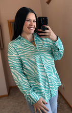 Load image into Gallery viewer, Zebra Satin Top **2 COLORS**
