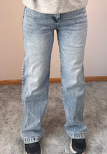 Load image into Gallery viewer, Medium Stone Wash 90s Wide Leg KanCan Jeans
