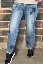 Load image into Gallery viewer, Star Boyfriend Fit Risen Jeans

