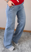 Load image into Gallery viewer, Light Wash Wide Leg Risen Jeans
