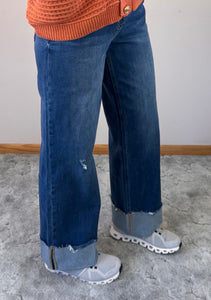 Wide Leg Cuffed Lovervet Jeans - PLUS