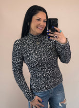 Load image into Gallery viewer, Leopard Mock Neck Top **2 COLORS**
