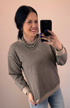 Load image into Gallery viewer, Striped Top **3 COLORS**
