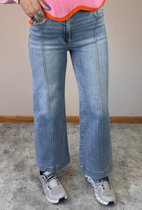 Light Wash Front Seam Cropped Risen Jeans
