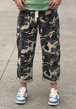 Load image into Gallery viewer, Camo Drawstring Barrel Risen Jeans
