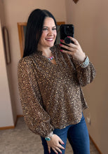 Load image into Gallery viewer, Leopard Shirring Top
