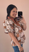 Load image into Gallery viewer, Floral Top **2 COLORS**
