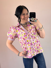 Load image into Gallery viewer, Orchid Floral Button Up Top
