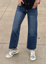 Load image into Gallery viewer, High Rise Dark Wash Wide Leg Ankle Lovervet Jeans
