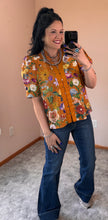 Load image into Gallery viewer, Floral Button Top **2 COLORS** - PLUS
