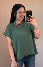 Load image into Gallery viewer, Linen Scallop Top **2 COLORS**
