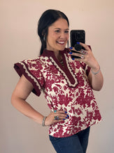 Load image into Gallery viewer, Floral Flutter Top **2 COLORS** - PLUS
