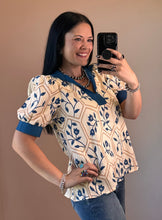 Load image into Gallery viewer, Floral Puff Sleeve Top **2 COLORS** - PLUS
