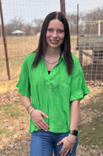 Load image into Gallery viewer, Green Wrinkled Top

