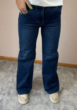 Load image into Gallery viewer, Dark Wash Wide Leg Risen Jeans
