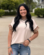 Load image into Gallery viewer, Leopard Sleeve Urban Ribbed Top
