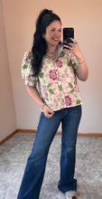 Load image into Gallery viewer, Green Floral Top
