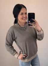 Load image into Gallery viewer, Striped Top **3 COLORS**
