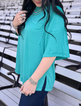 Load image into Gallery viewer, Ribbed Boyfriend Top **2 COLORS** - PLUS
