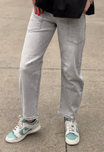 Load image into Gallery viewer, Mid Rise Grey Wash Barrel Risen Jeans
