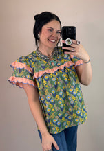 Load image into Gallery viewer, Floral Top **2 COLORS**
