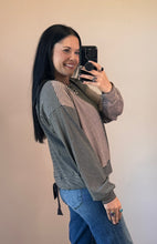 Load image into Gallery viewer, Striped Colorblock Top
