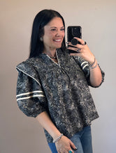 Load image into Gallery viewer, Printed Balloon Sleeve Top **2 COLORS**
