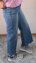 Load image into Gallery viewer, Medium Wash Step Hem Cropped Risen Jeans
