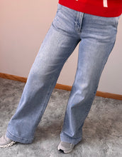 Load image into Gallery viewer, Light Wash Wide Leg Risen Jeans
