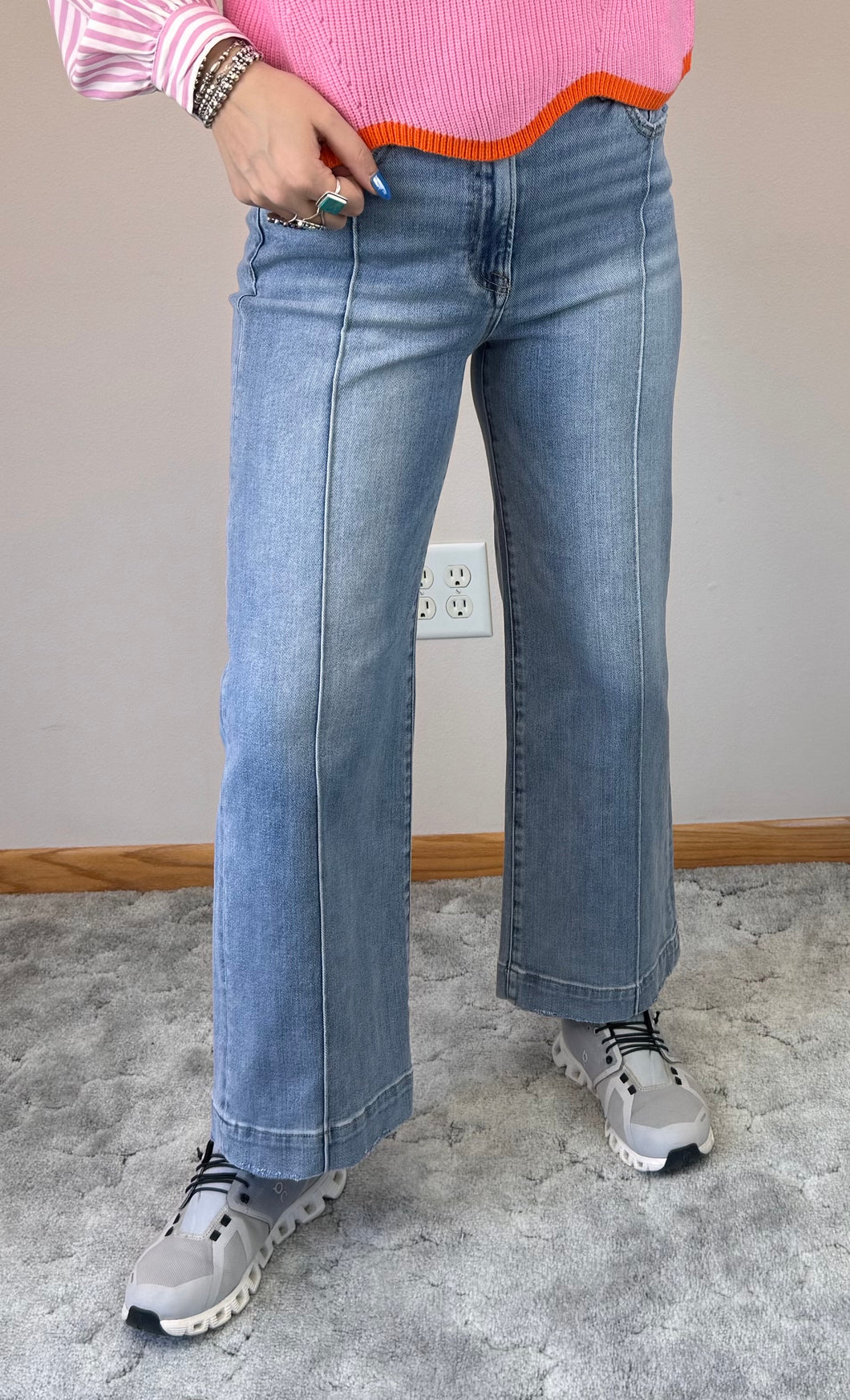Light Wash Front Seam Cropped Risen Jeans