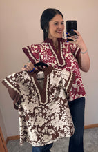 Load image into Gallery viewer, Floral Flutter Top **2 COLORS** - PLUS
